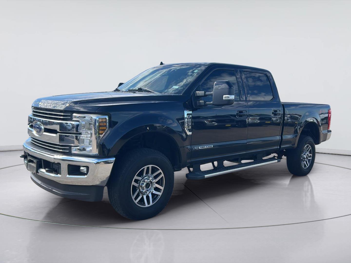 Agate Black 2019 Ford F-250 Super Duty Pickup Truck Four-Wheel Drive 6-Speed Automatic