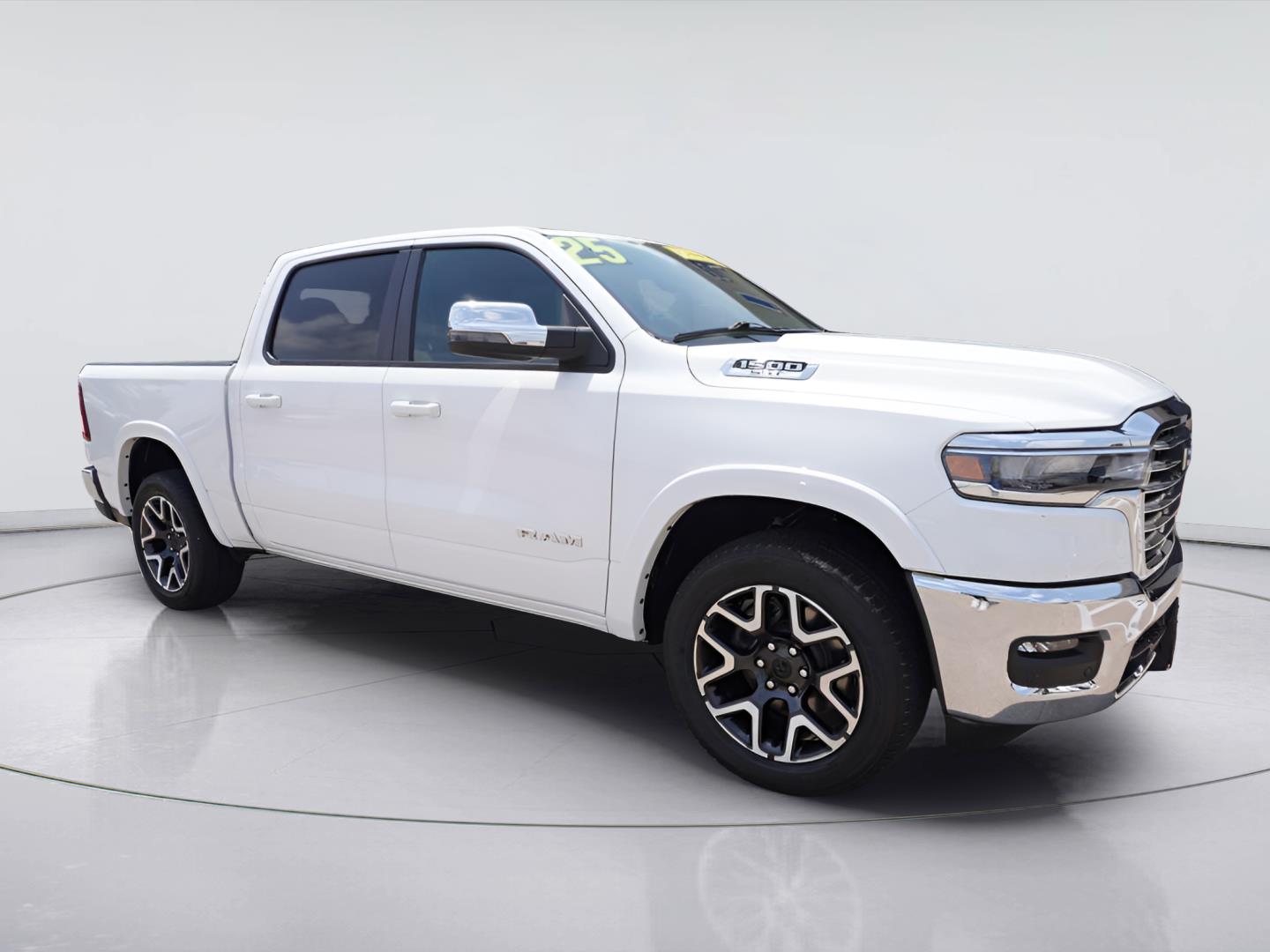Bright White Clearcoat 2025 RAM 1500 Pickup Truck Four-Wheel Drive 8-Speed Automatic