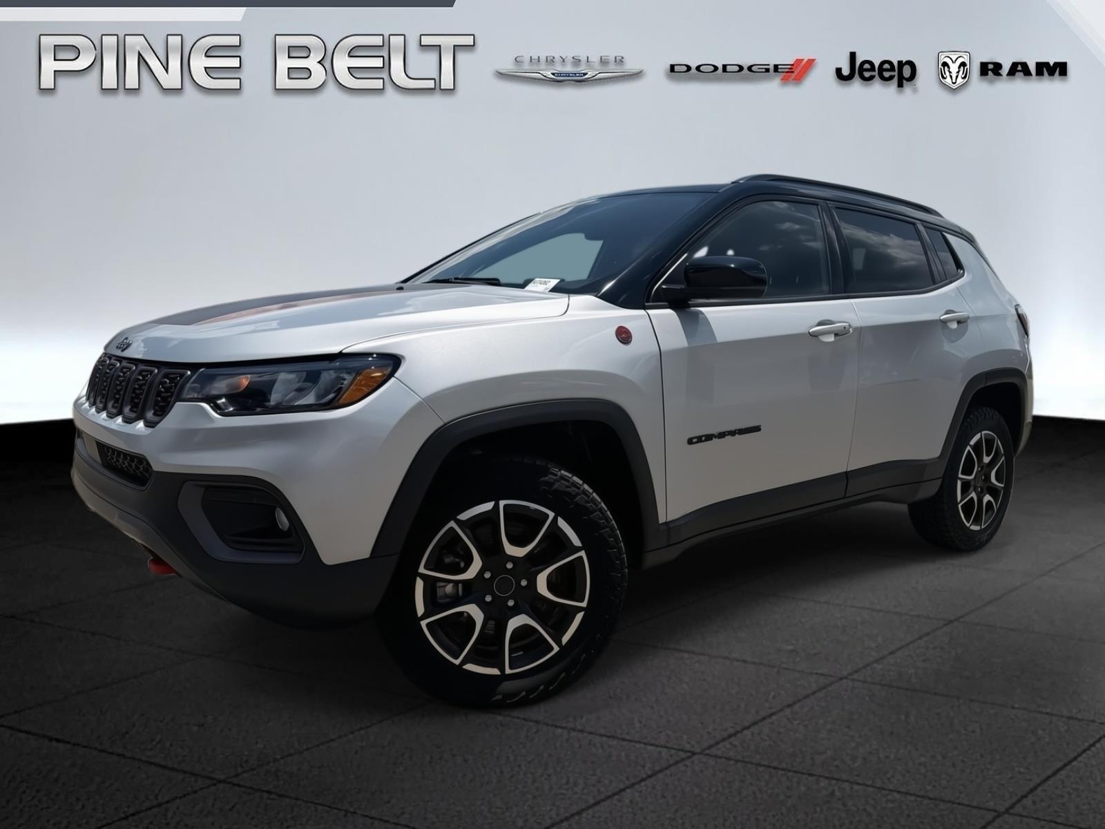 Silver Zynith Metallic Clearcoat 2025 Jeep Compass Trailhawk 4WD SUV / Crossover Four-Wheel Drive 8-Speed Automatic