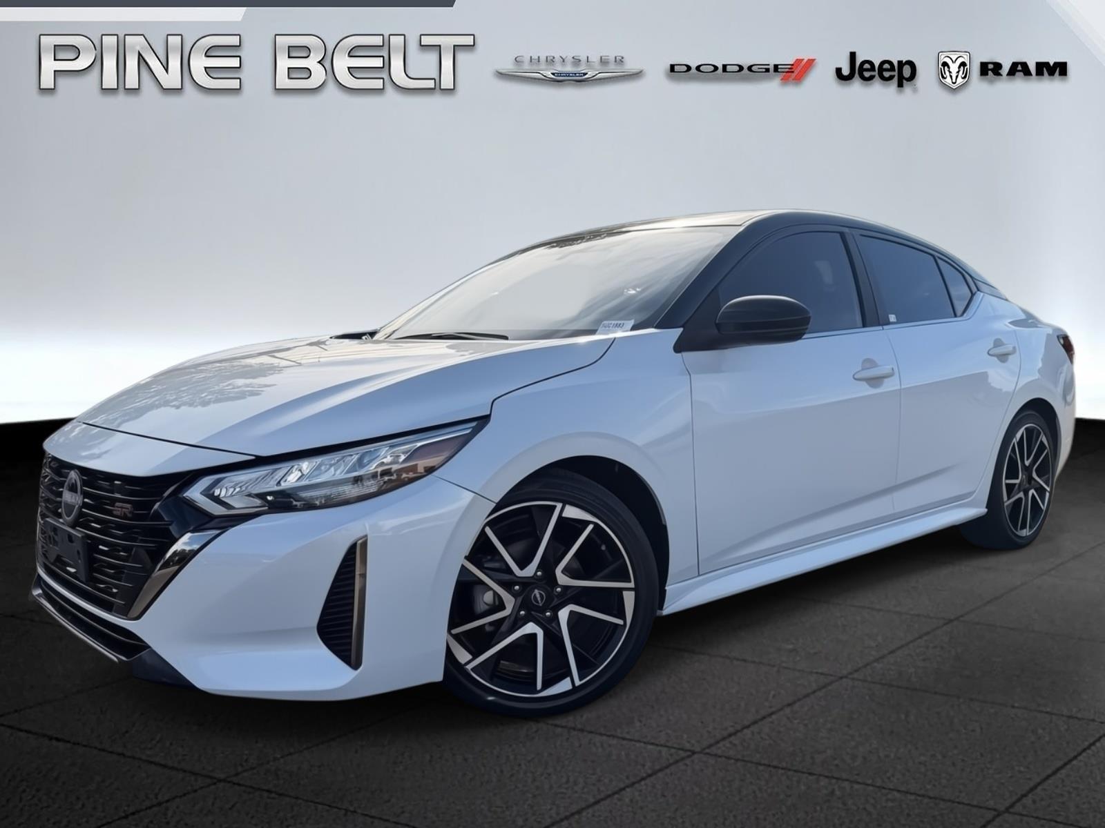 Aspen White/Super Black 2025 Nissan Sentra Sedan Front-Wheel Drive Continuously Variable Transmission