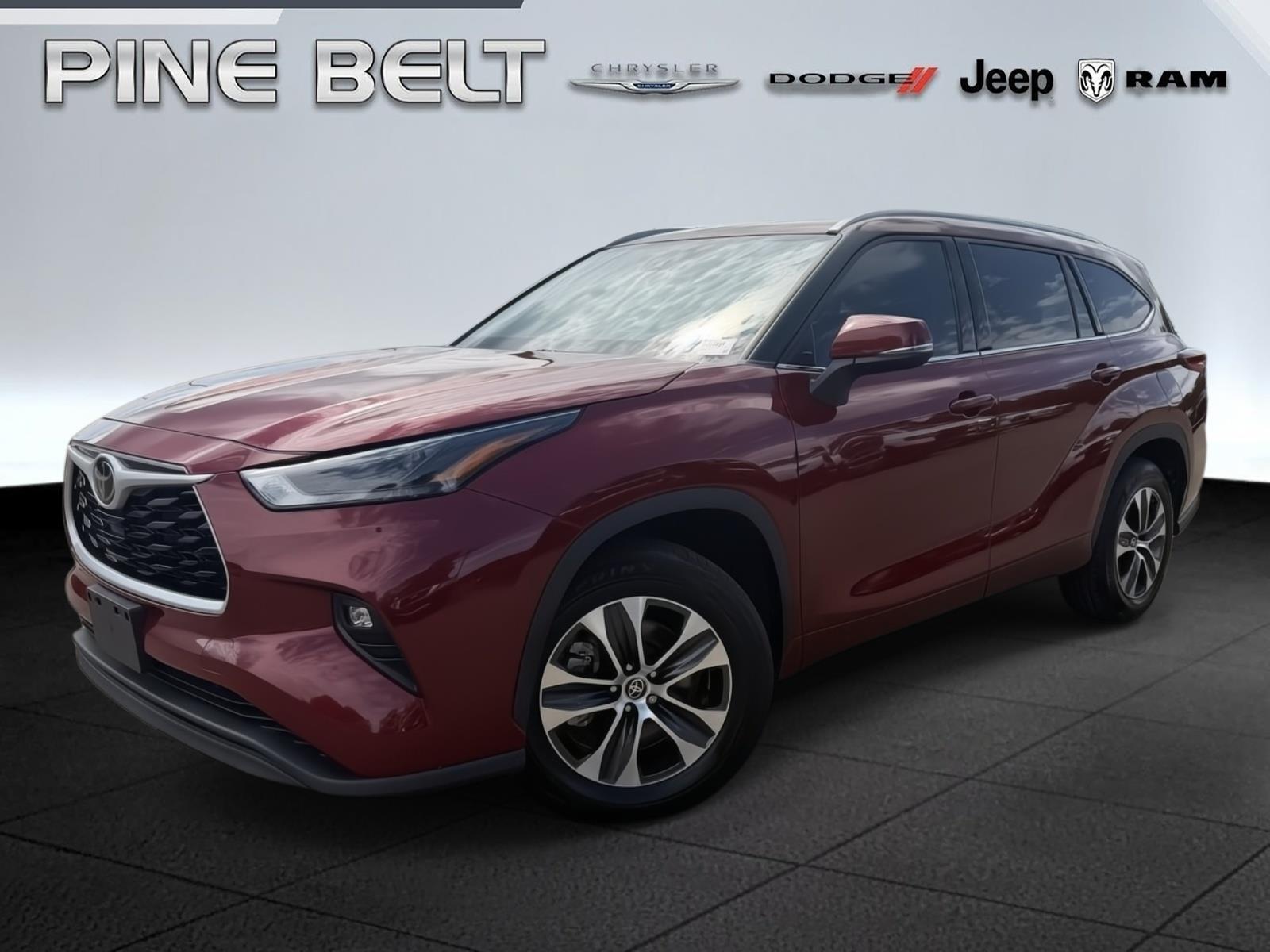 Red (Ruby Flare Pearl) 2022 Toyota Highlander SUV / Crossover Front-Wheel Drive 8-Speed Automatic