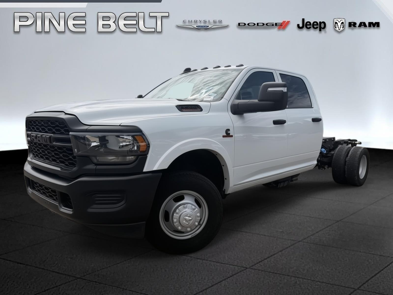 Bright White Clearcoat 2024 RAM 3500 Chassis Pickup Truck Four-Wheel Drive 6-Speed Automatic