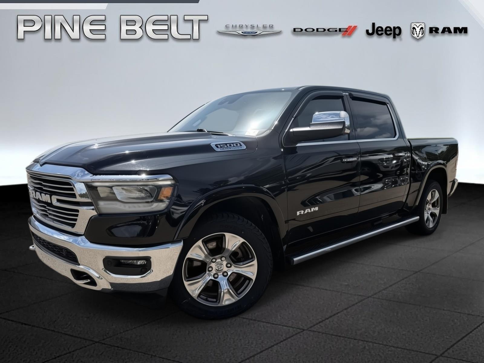 Diamond Black Crystal Pearlcoat 2022 RAM 1500 Pickup Truck Four-Wheel Drive 8-Speed Automatic