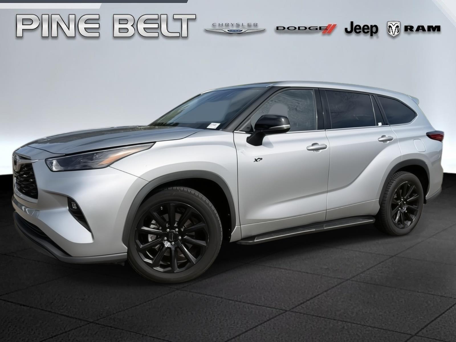 Celestial Silver Metallic 2022 Toyota Highlander SUV / Crossover Front-Wheel Drive 8-Speed Automatic