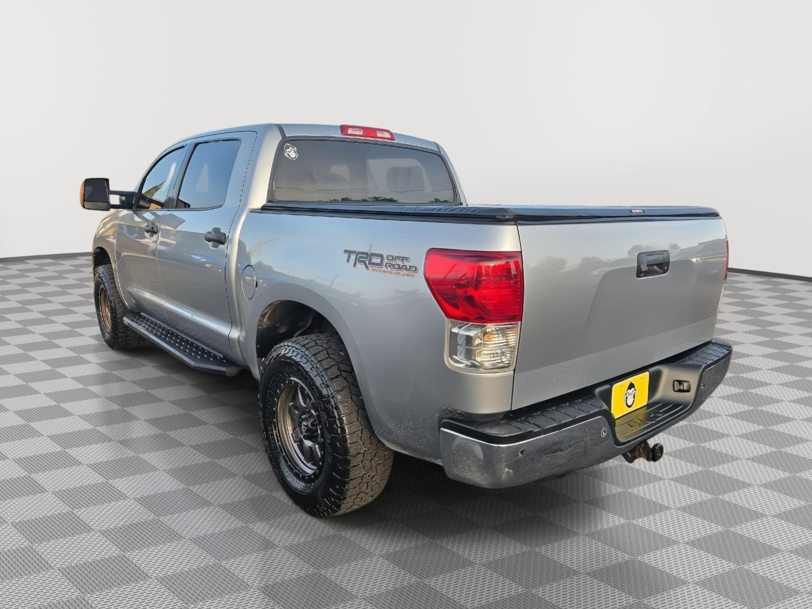 View vehicle photo 6