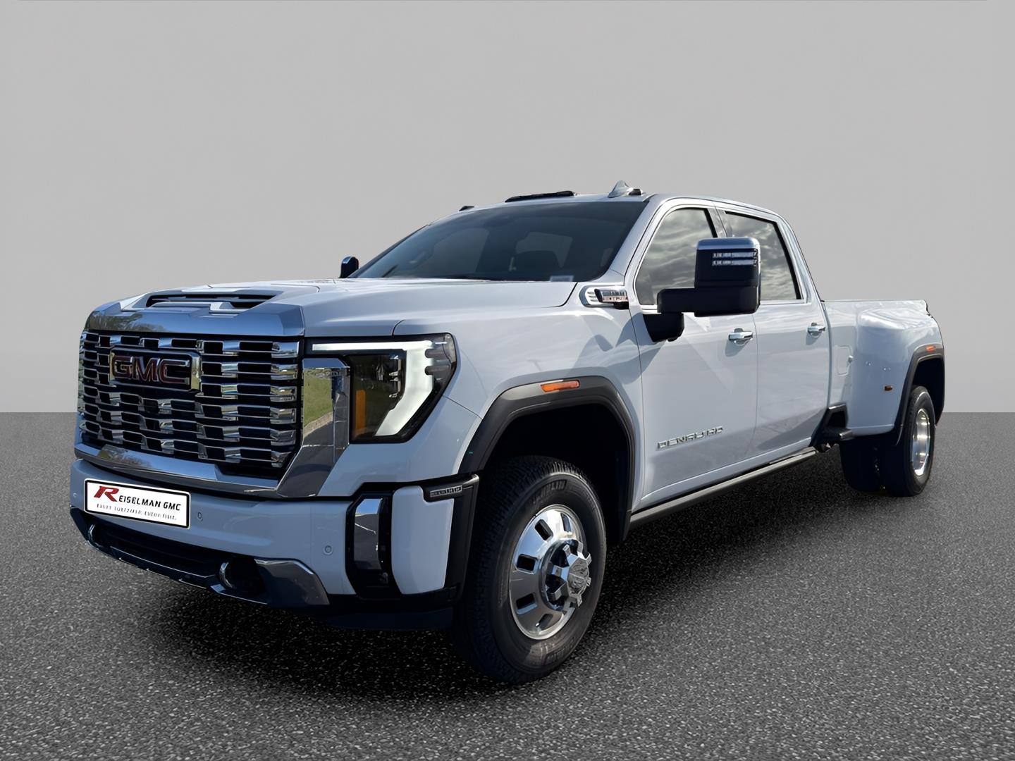 Summit White 2026 GMC Sierra 3500HD Pickup Truck Four-Wheel Drive Automatic