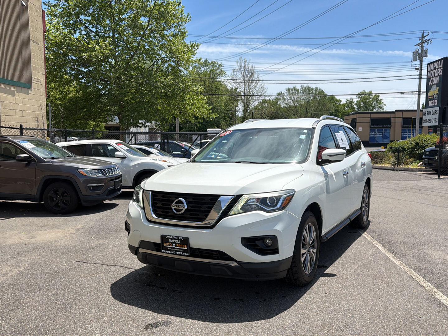 View vehicle photo 7