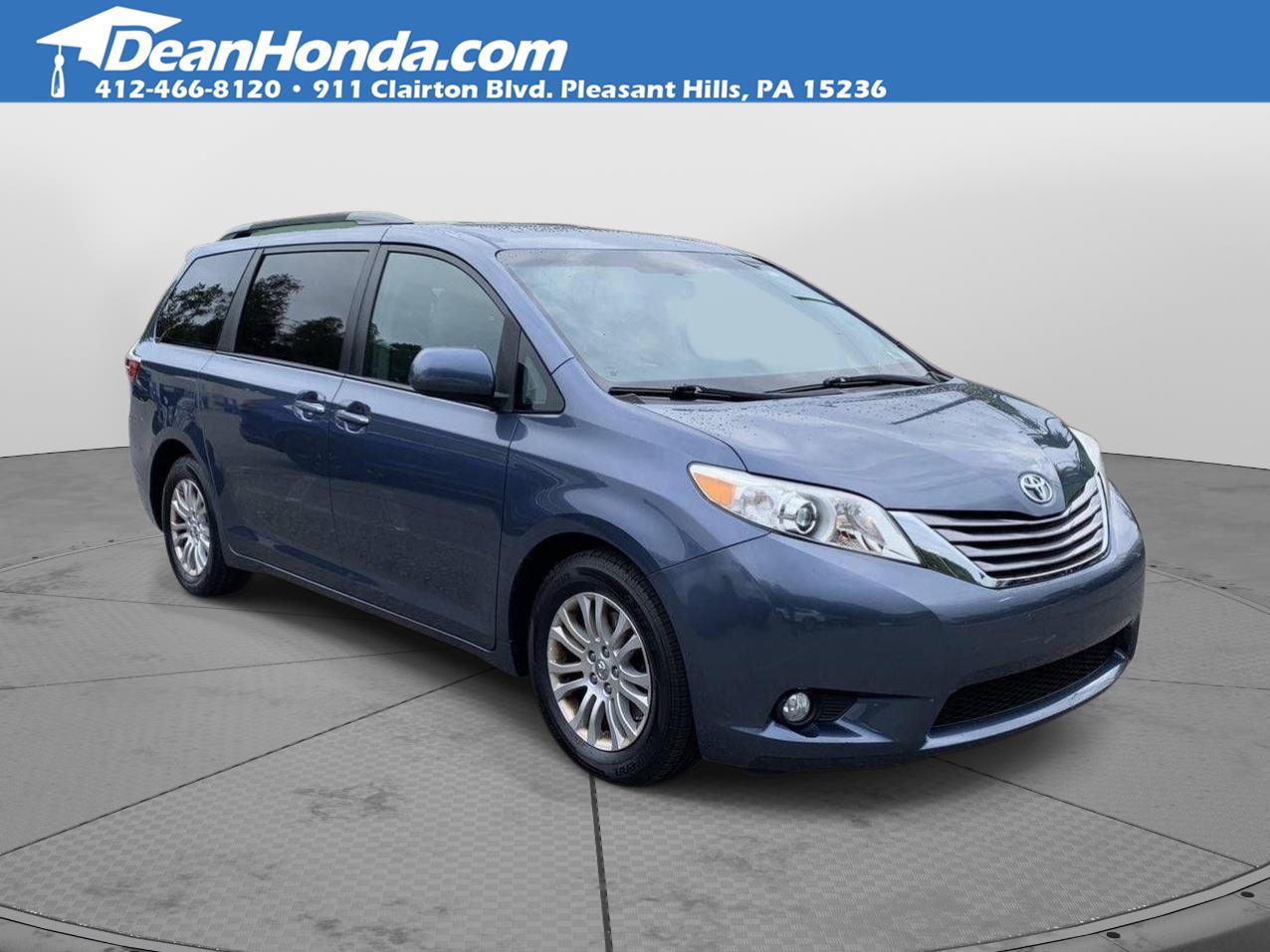 2017 Toyota Sienna XLE Premium 8-Passenger FWD