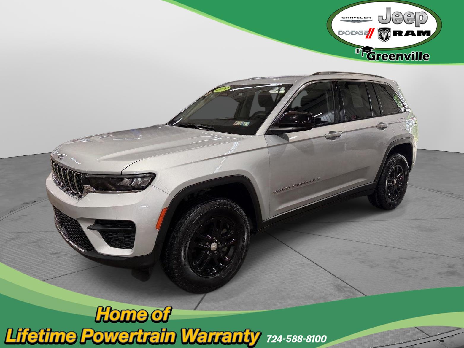 2023 Jeep Grand Cherokee Laredo 4WD