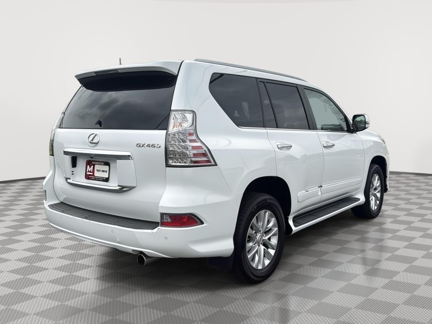 View vehicle photo 5