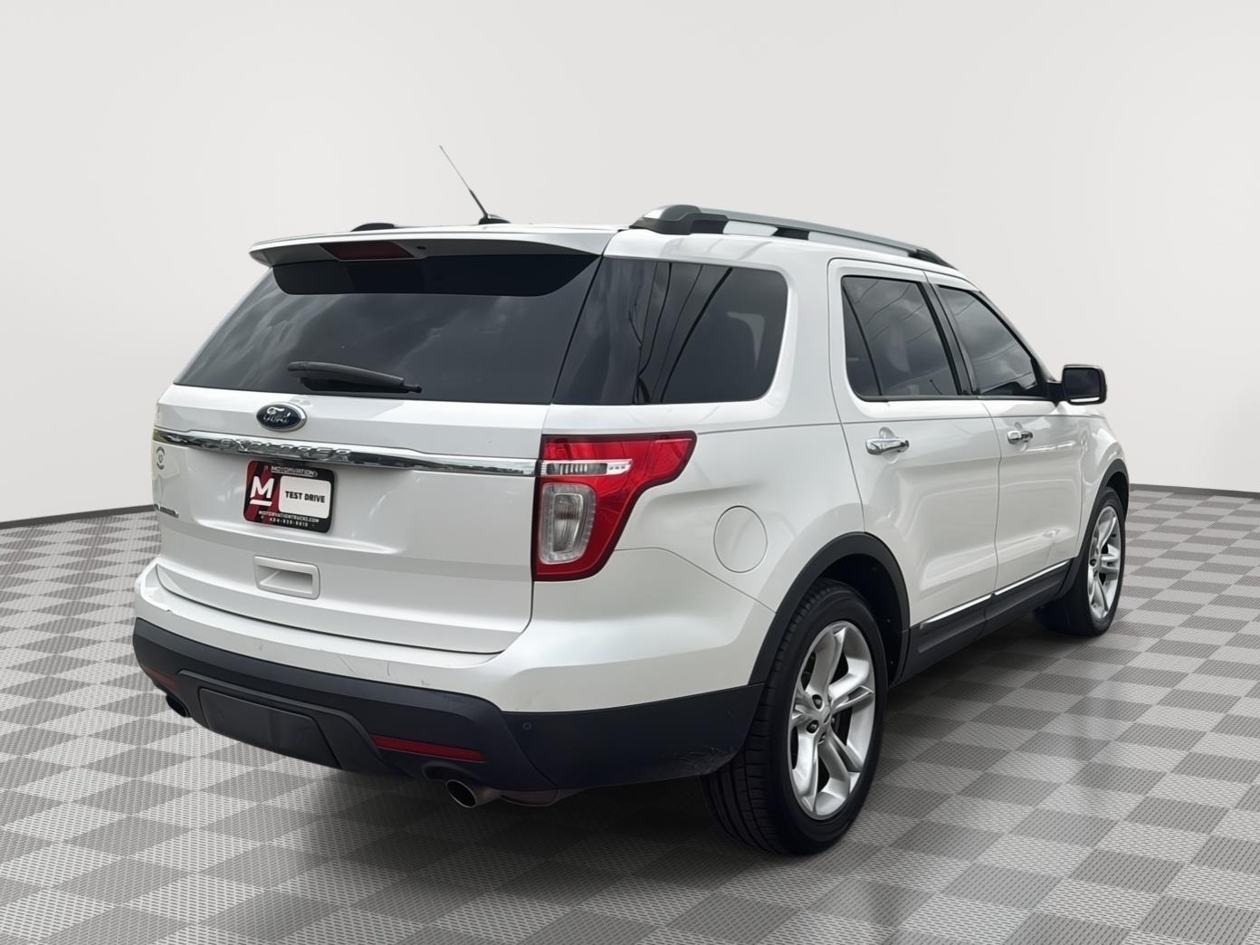 View vehicle photo 5