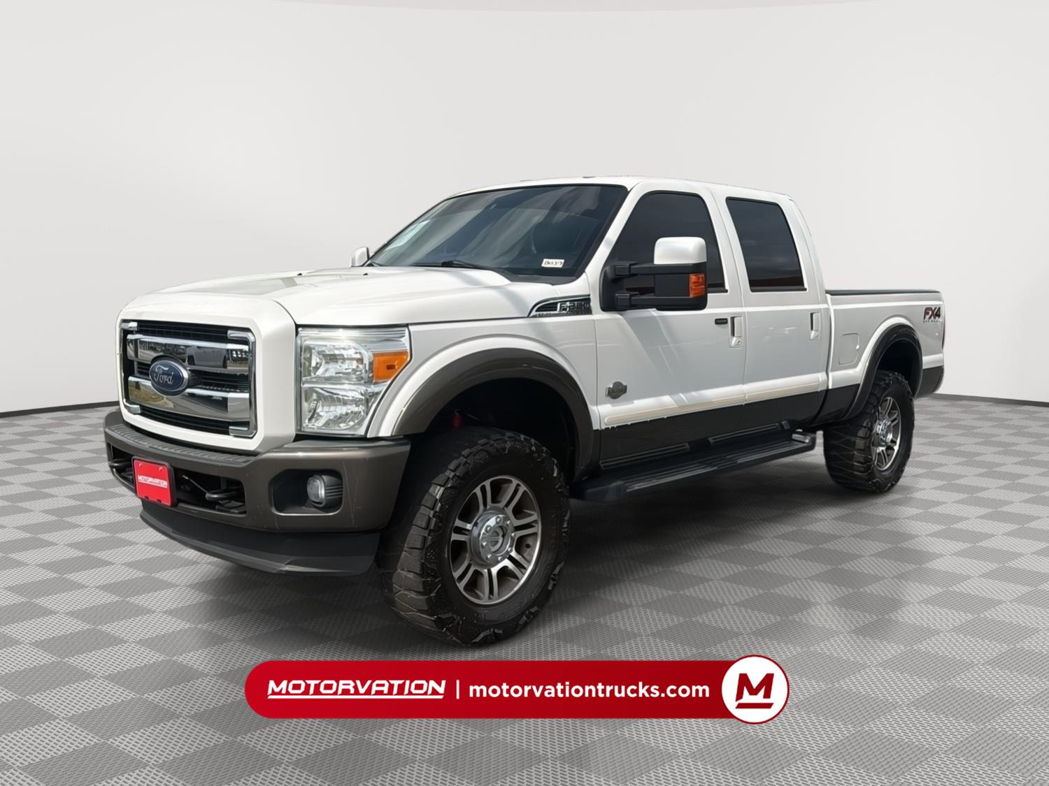 White Platinum Metallic Tri-Coat/Caribou Metallic 2015 Ford F-250 Super Duty King Ranch Crew Cab 4WD Pickup Truck Four-Wheel Drive 6-Speed Automatic
