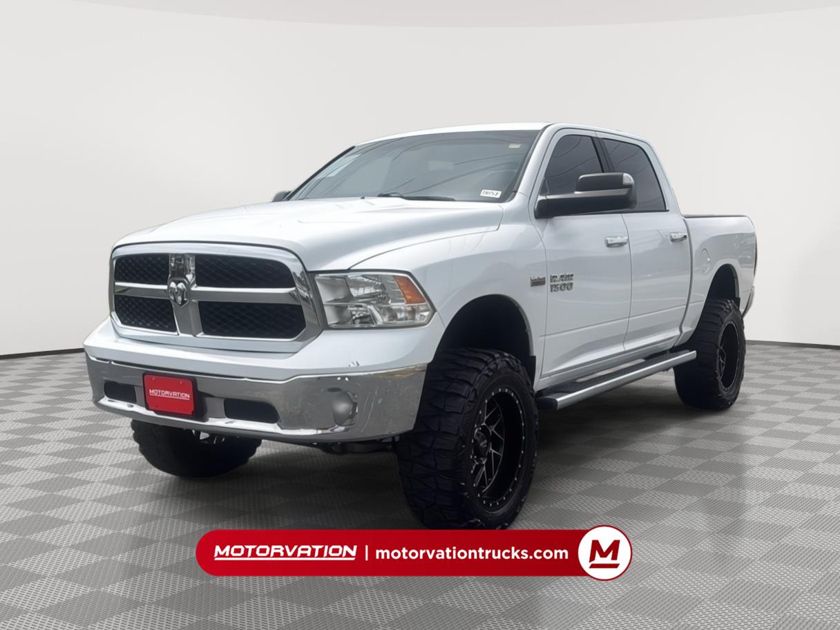 Bright White Clearcoat 2017 RAM 1500 SLT Crew Cab 4WD Pickup Truck Four-Wheel Drive 8-Speed Automatic