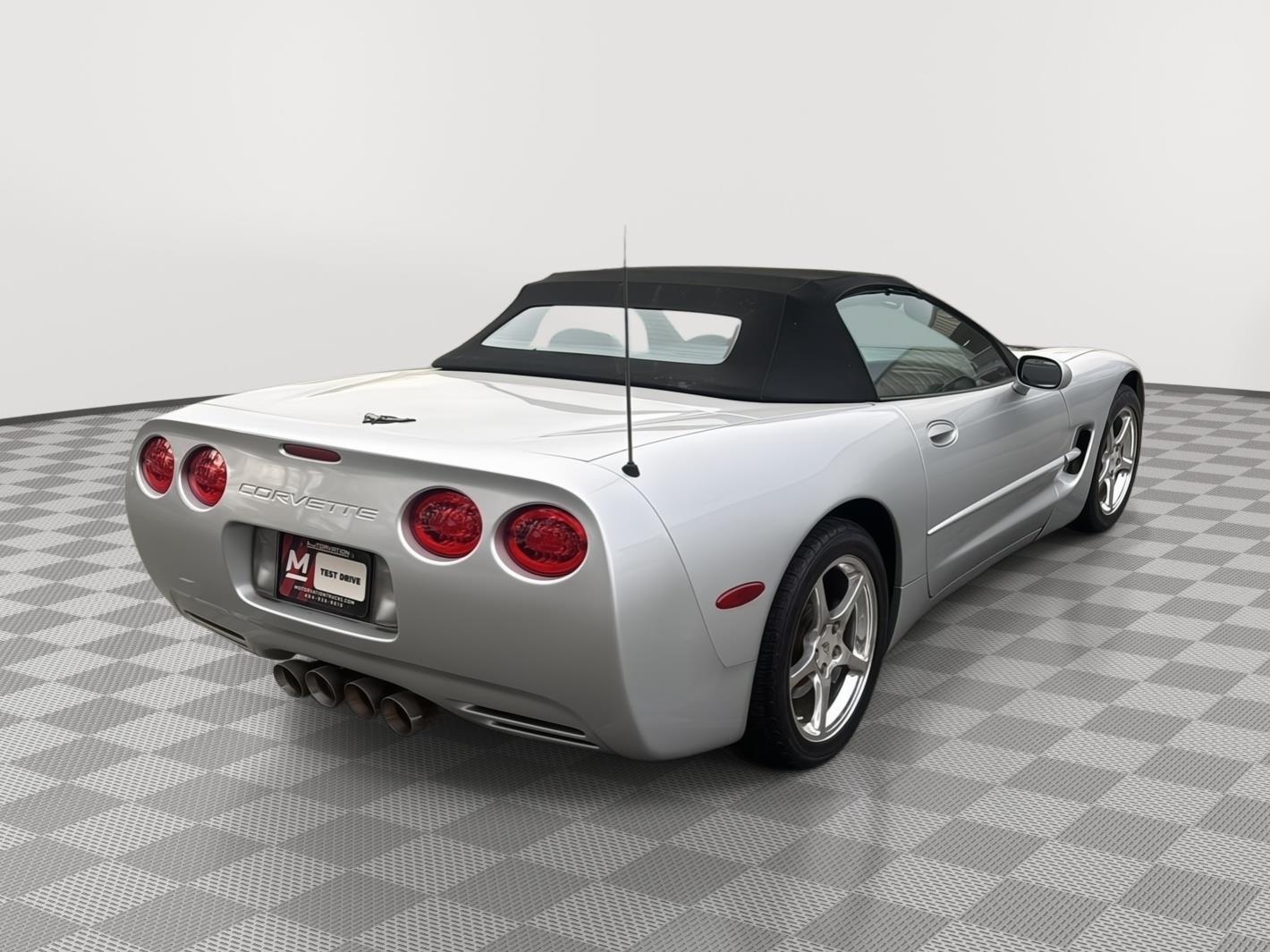 View vehicle photo 5