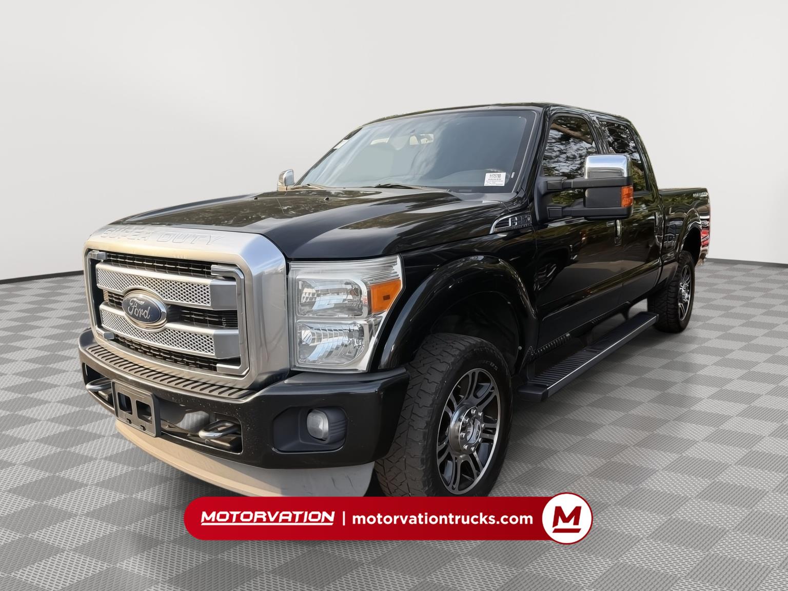 Tuxedo Black Metallic 2013 Ford F-250 Super Duty Platinum Crew Cab 4WD Pickup Truck Four-Wheel Drive 6-Speed Automatic