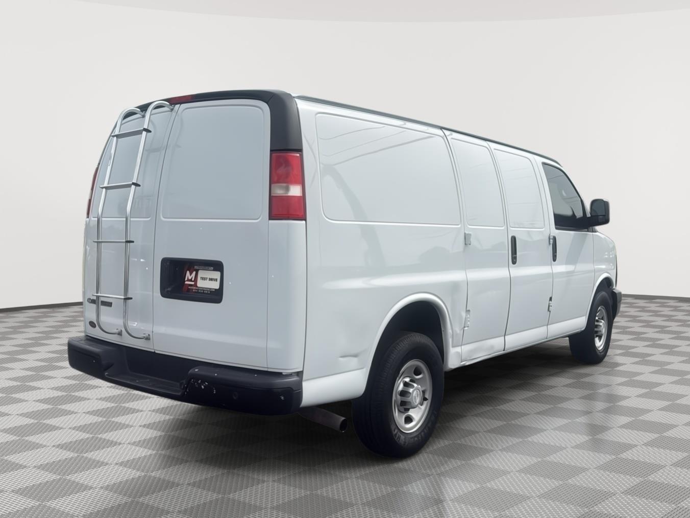 View vehicle photo 5