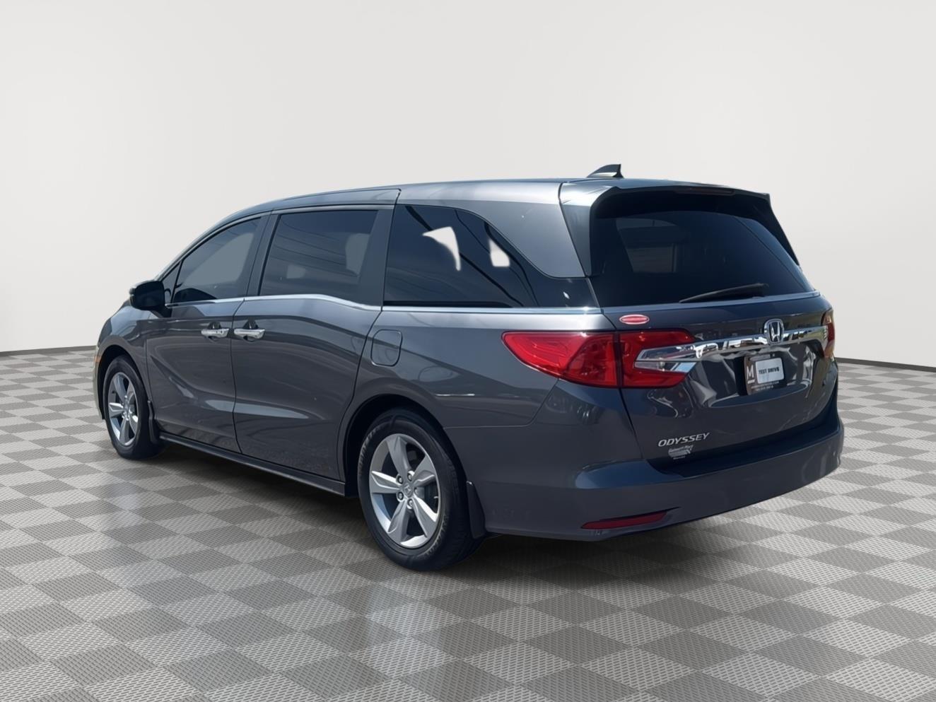 View vehicle photo 3