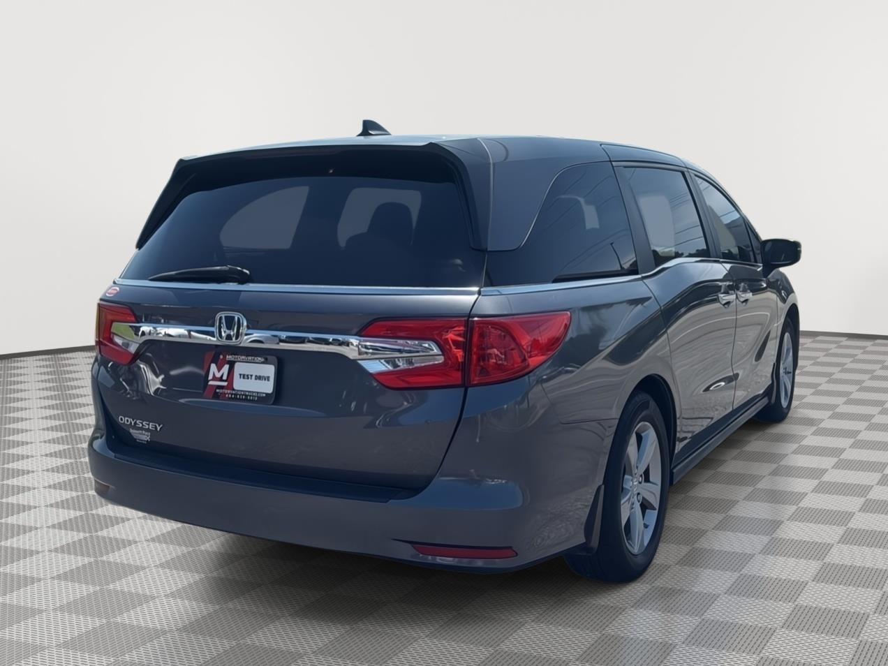 View vehicle photo 5