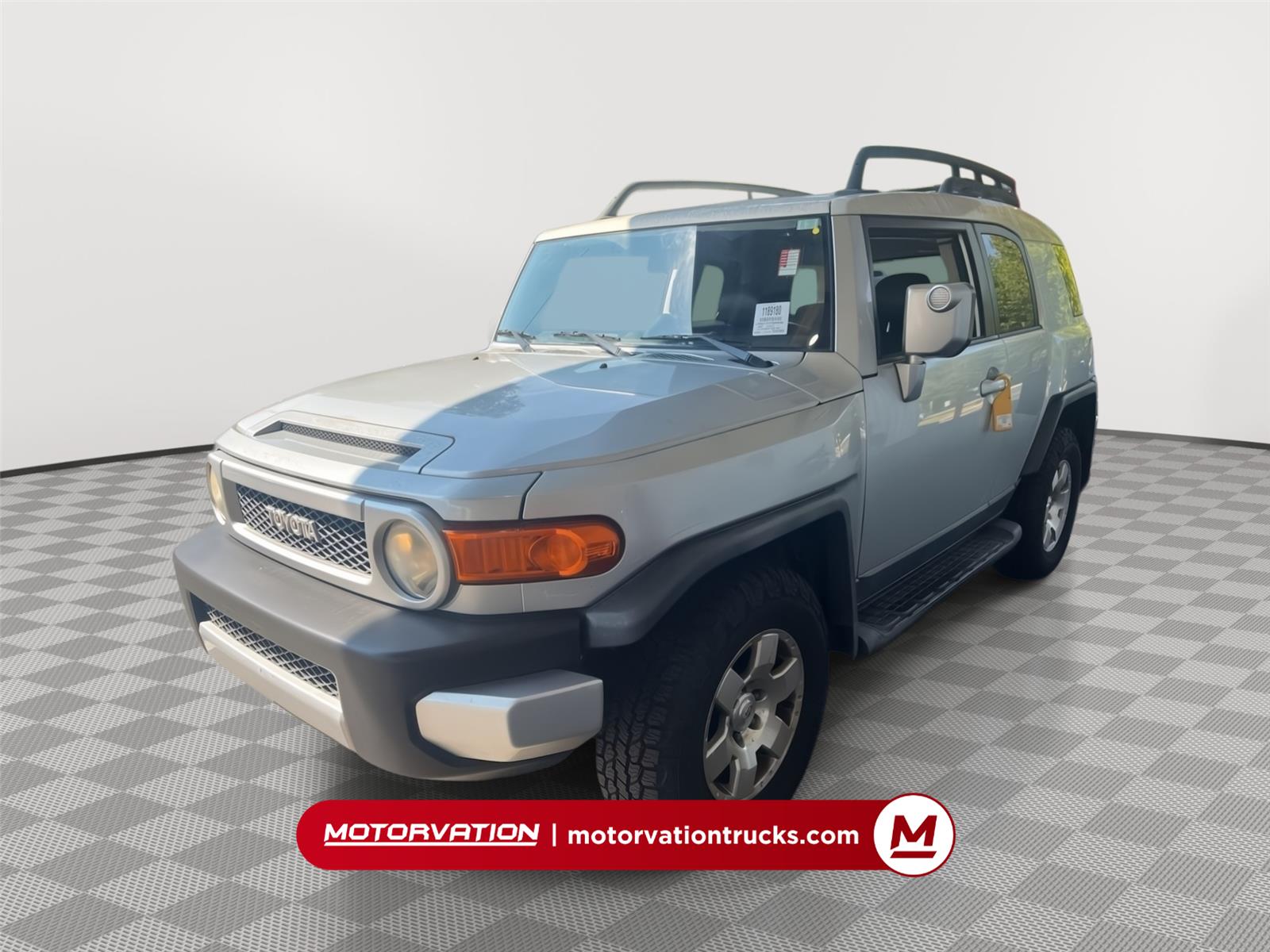 White/Titanium Metallic 2007 Toyota FJ Cruiser SUV / Crossover Four-Wheel Drive Automatic