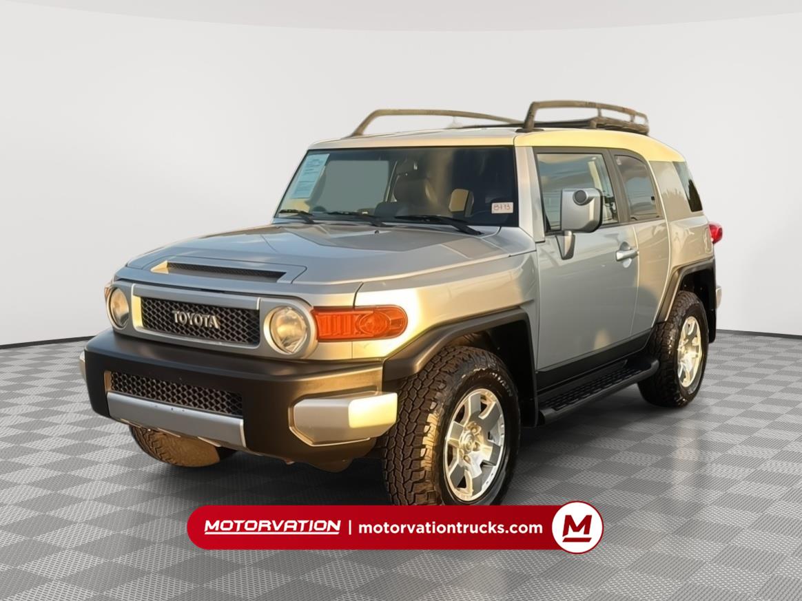 White/Titanium Metallic 2007 Toyota FJ Cruiser SUV / Crossover Four-Wheel Drive Automatic
