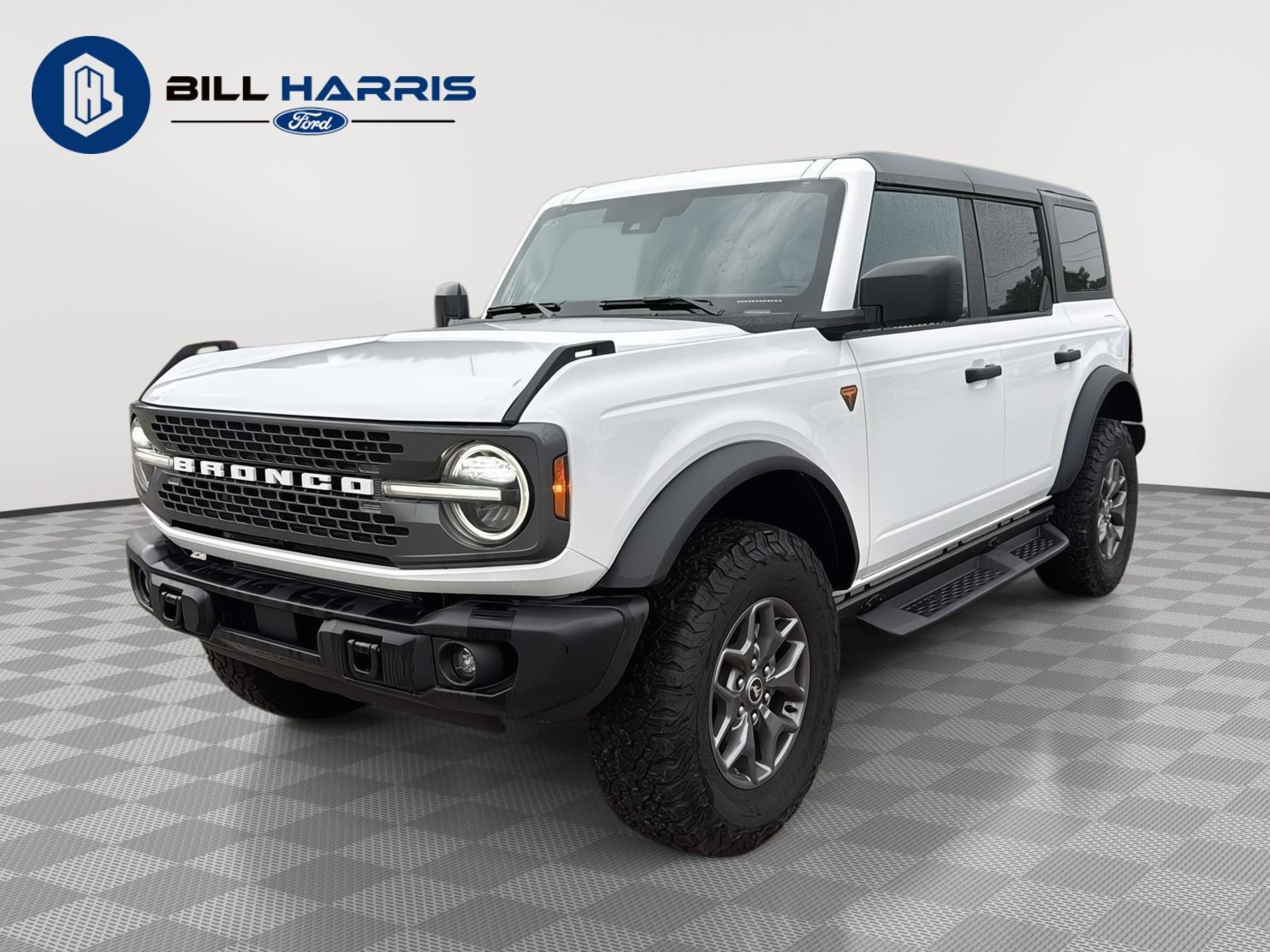Oxford White 2025 Ford Bronco SUV / Crossover Four-Wheel Drive Automatic