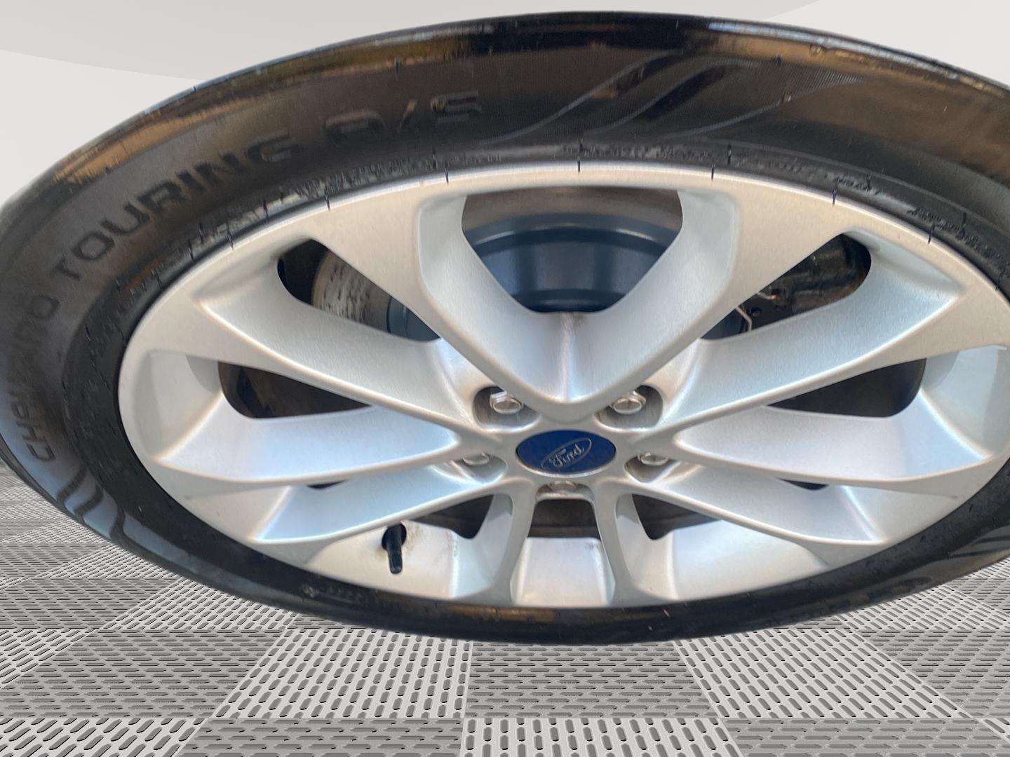 2019 Ford Fusion SE - 10