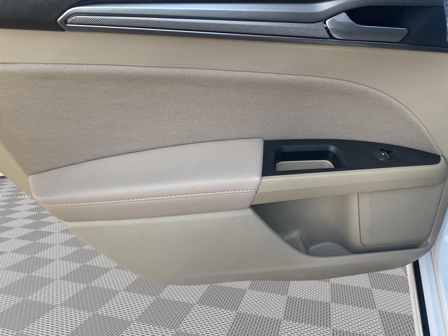 2019 Ford Fusion SE at Brad Windhams Used Cars