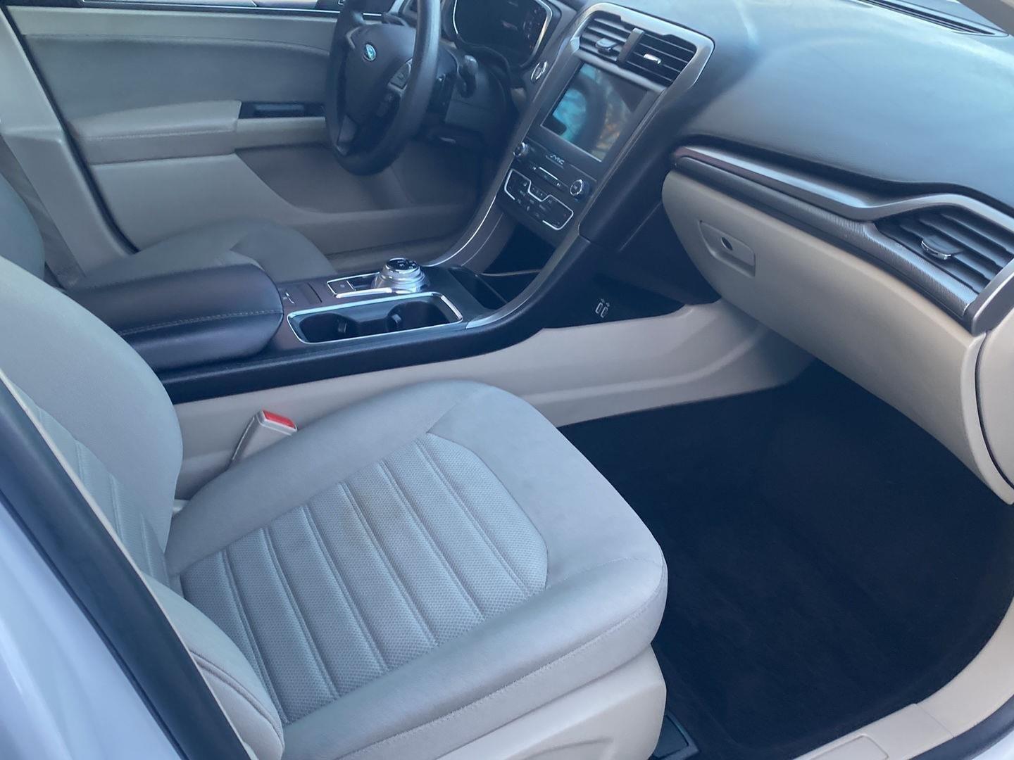 2019 Ford Fusion SE at Brad Windhams Used Cars