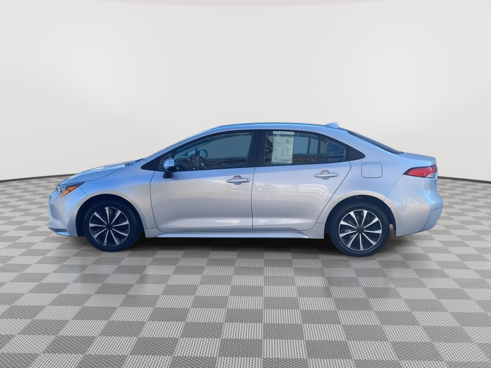 2022 Toyota Corolla LE - 10