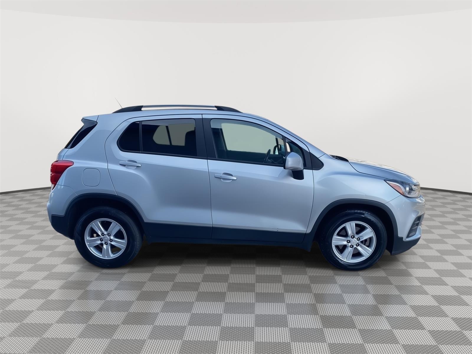 2022 Chevrolet Trax LT - 4