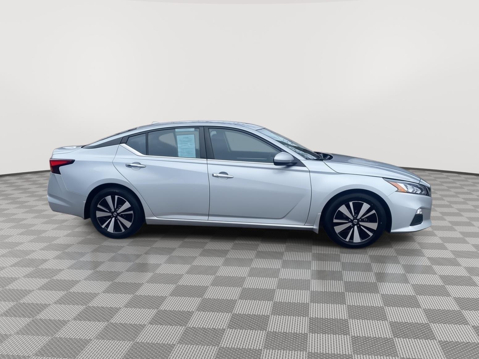 2022 Nissan Altima 2.5 SV - 5