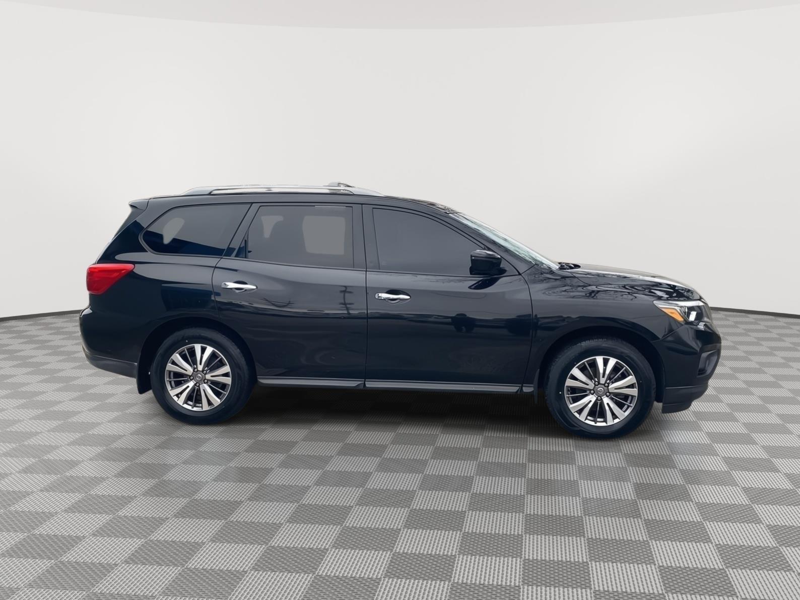 2020 Nissan Pathfinder S - 4