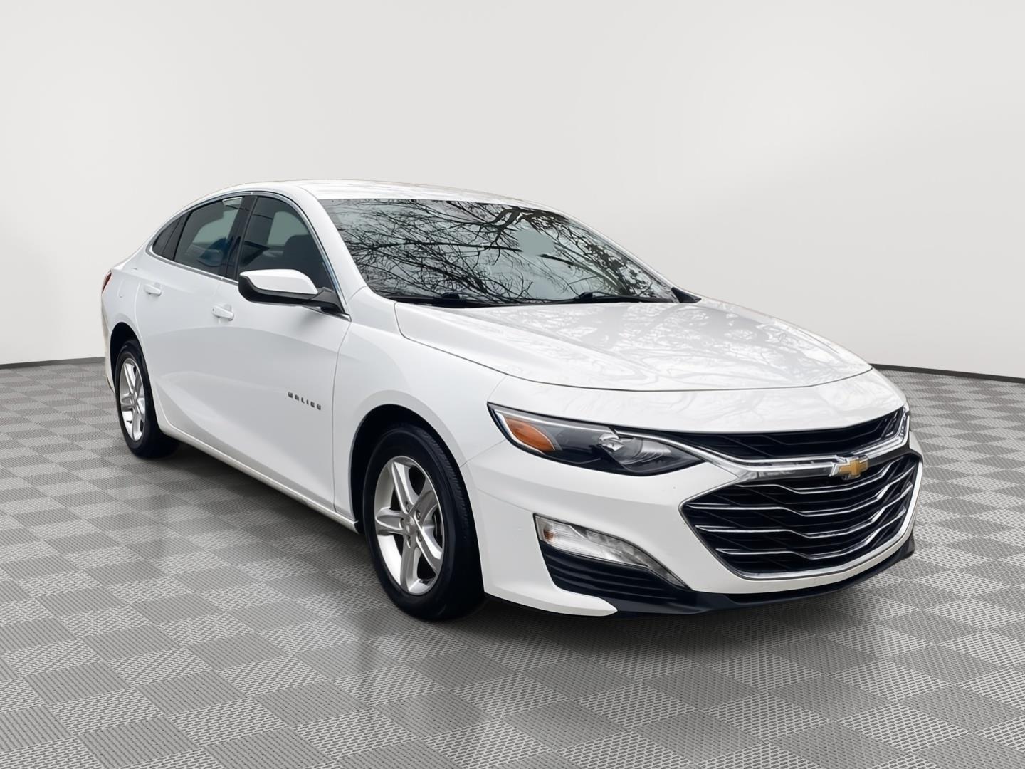 2023 Chevrolet Malibu LT - 4