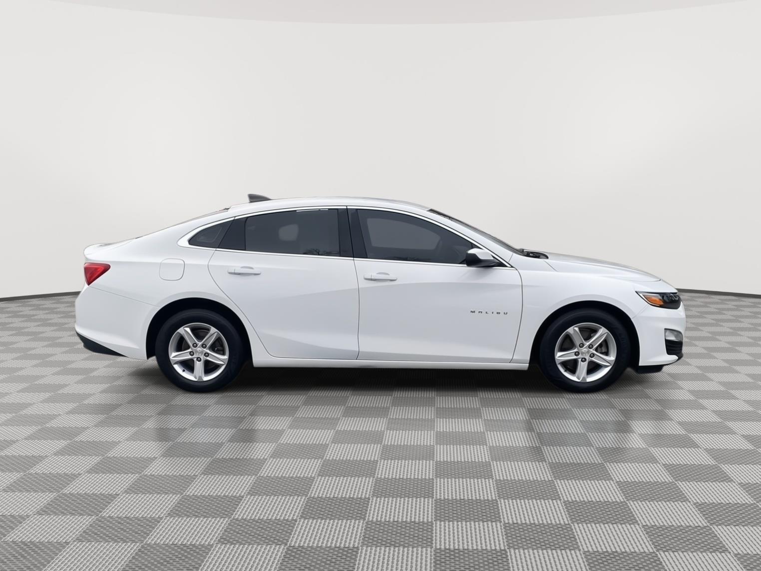 2020 Chevrolet Malibu LS - 4