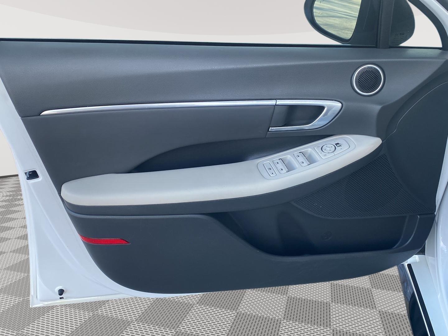 2023 Hyundai Sonata SEL at Burns Kia