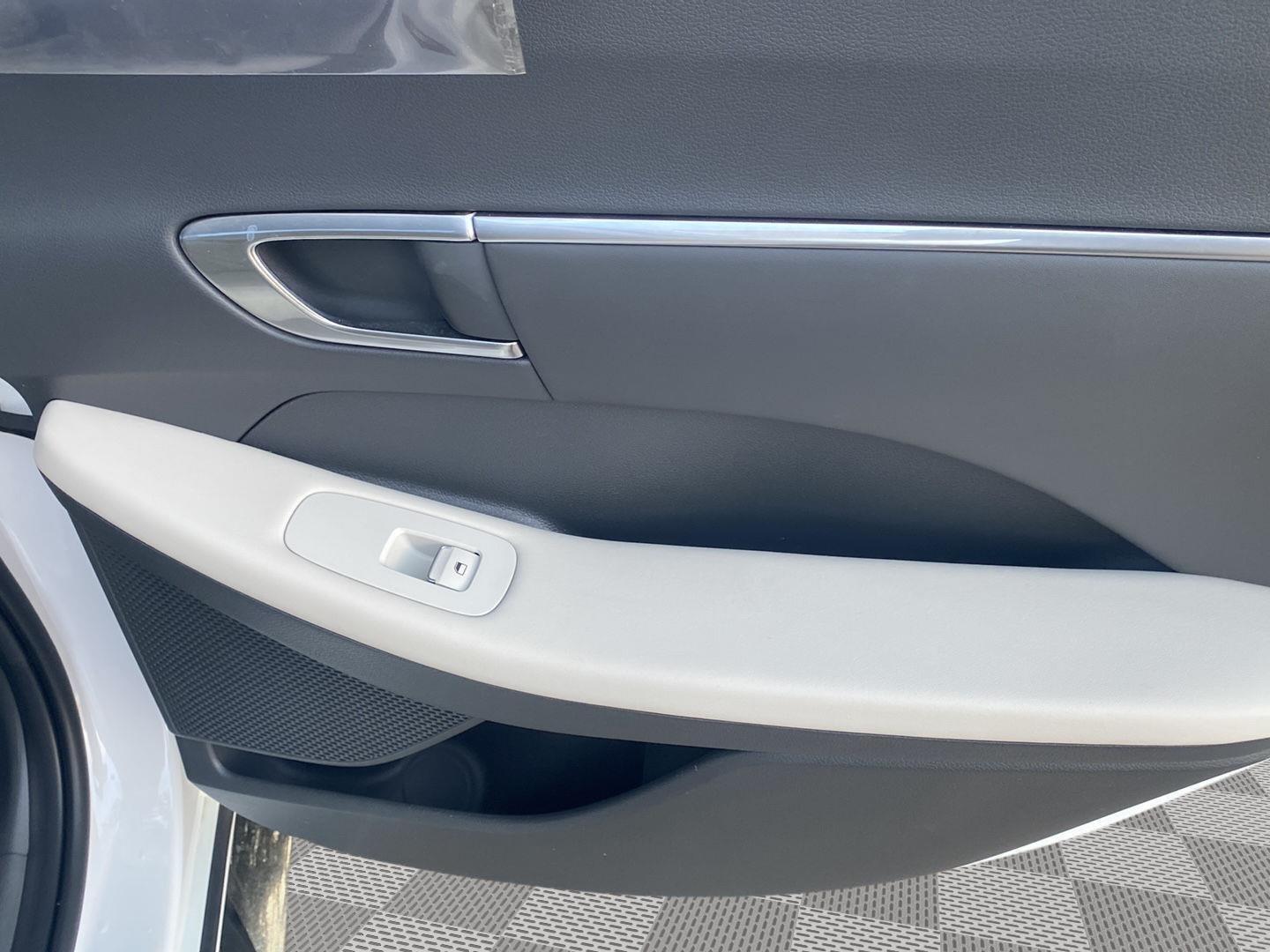 2023 Hyundai Sonata SEL at Burns Kia