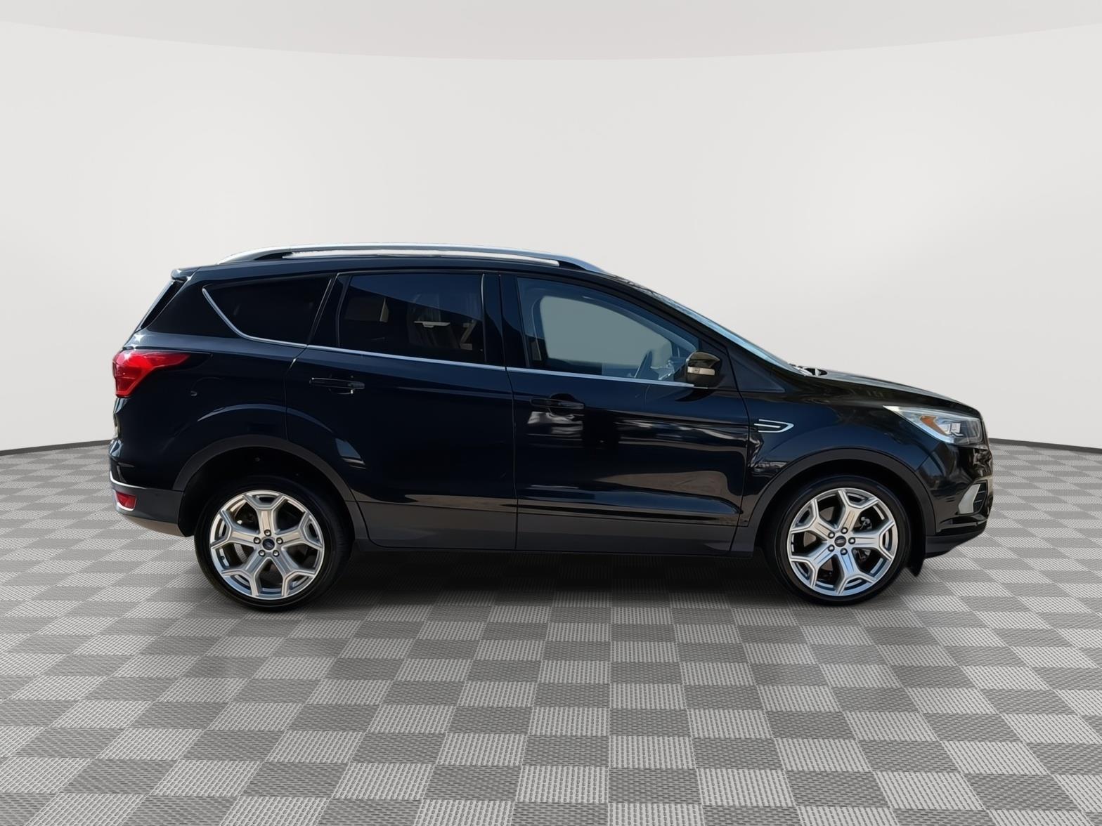 2019 Ford Escape Titanium - 4