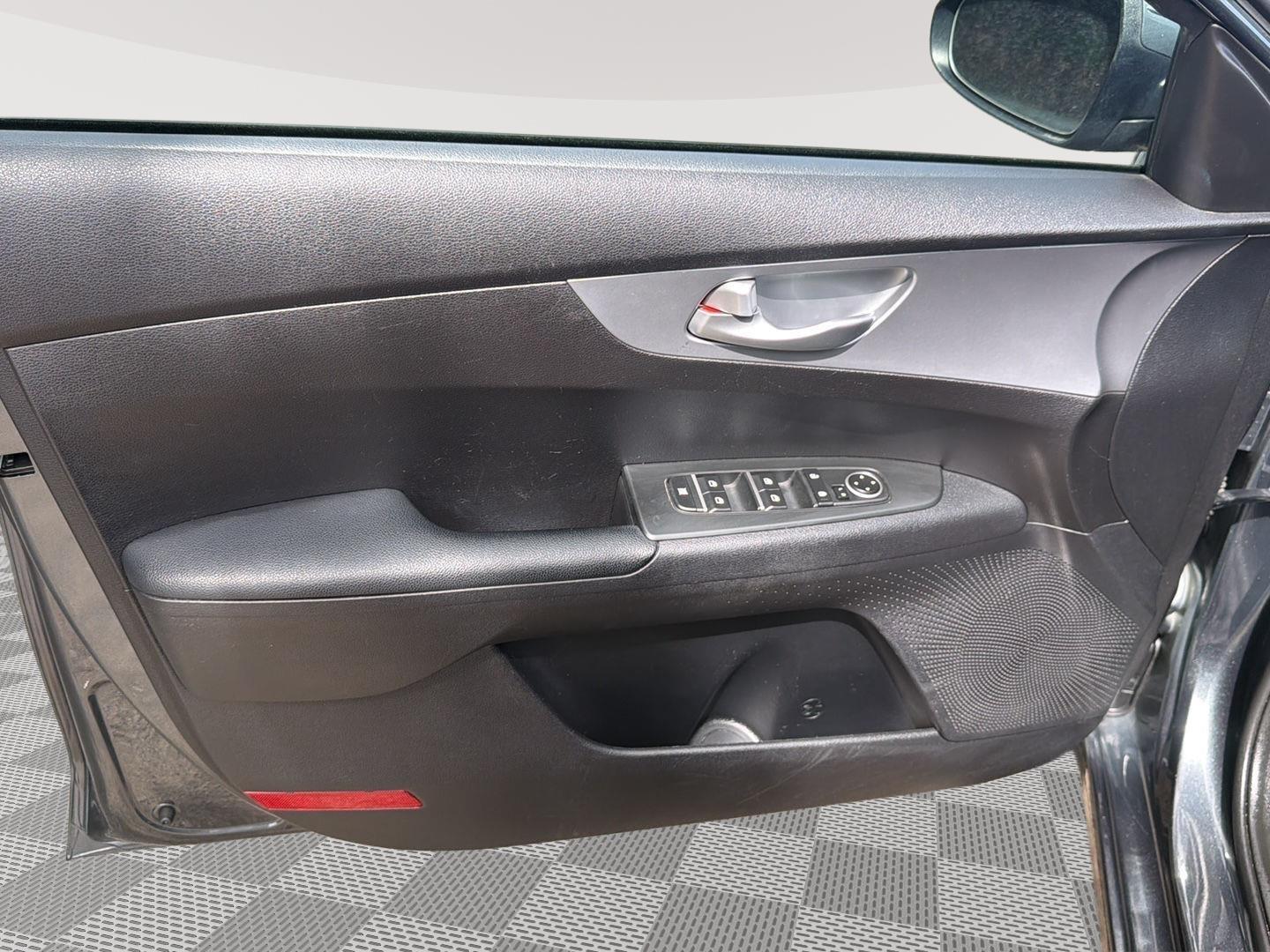 2023 Kia Forte LXS at Burns Honda