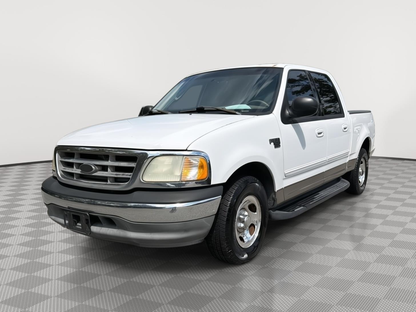Oxford White 2003 Ford F-150 XLT Crew Cab SB Pickup Truck Rear-Wheel Drive 4-Speed Automatic Overdrive