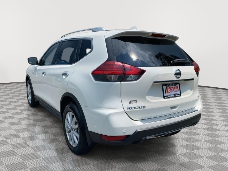 2019 Nissan Rogue SV - 8