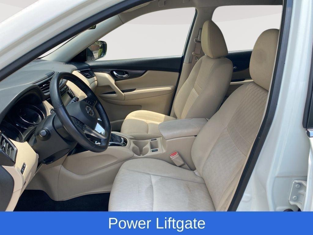 2019 Nissan Rogue SV - 11