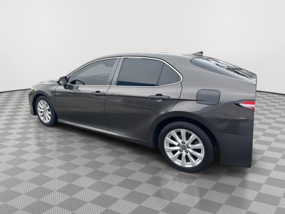 2018 Toyota Camry LE - 10