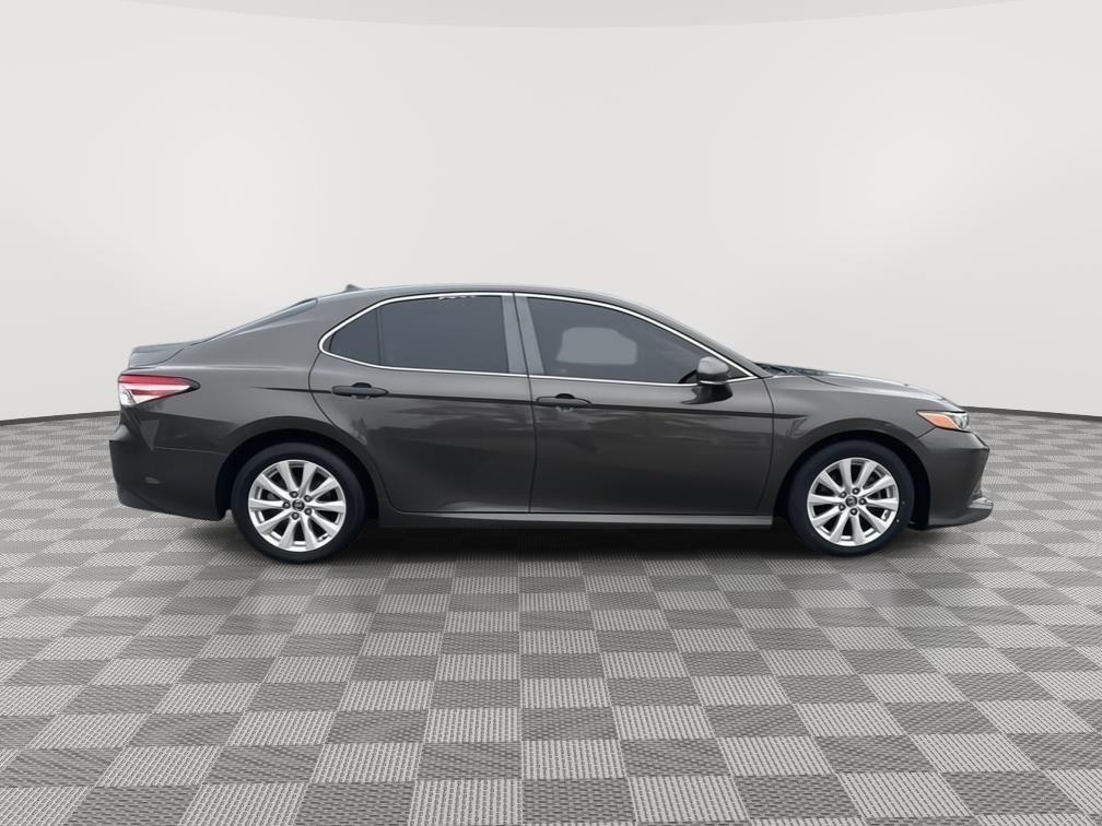 2018 Toyota Camry LE - 5
