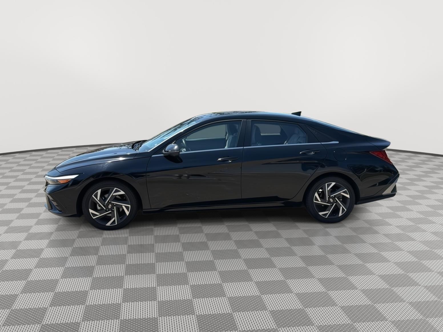 2024 Hyundai Elantra Limited FWD