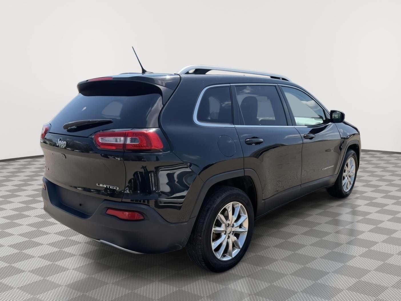 View vehicle photo 7