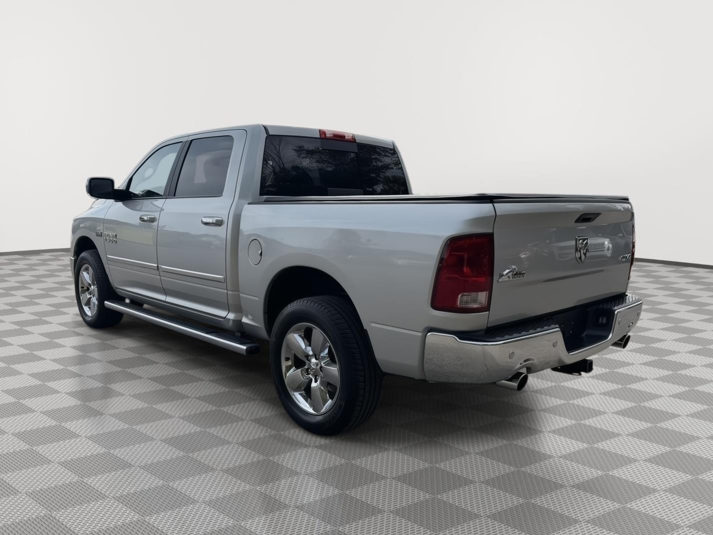 View vehicle photo 3