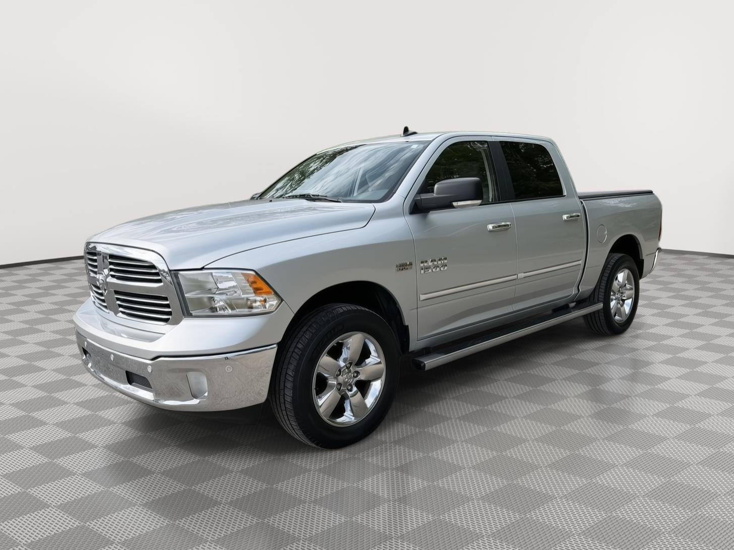 View vehicle photo 5
