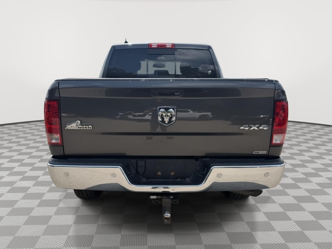 View vehicle photo 4