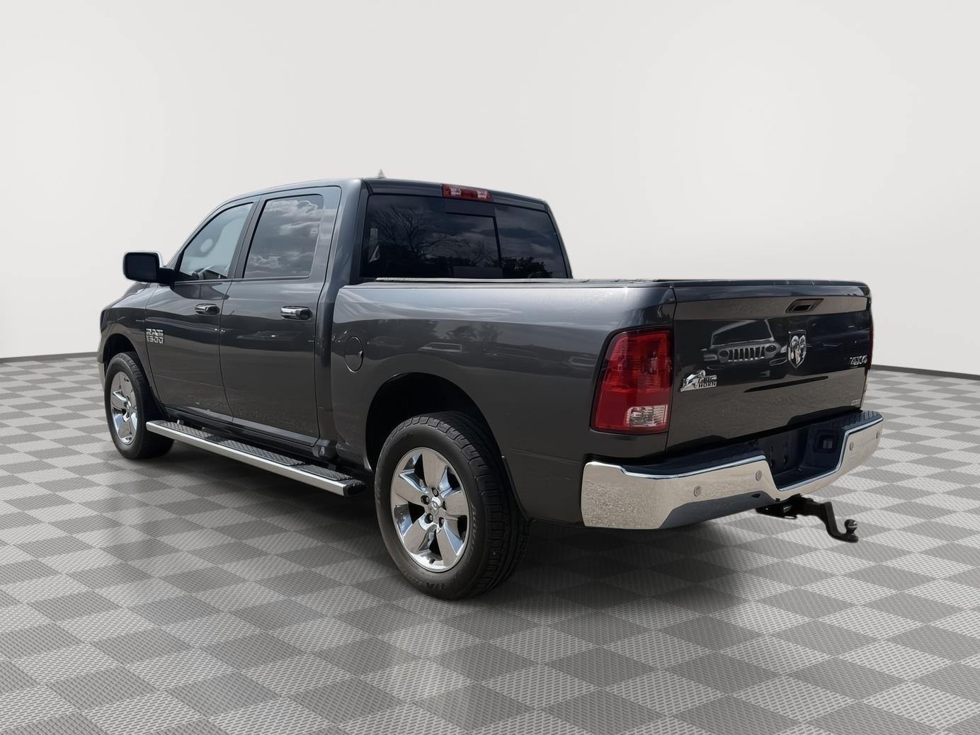 View vehicle photo 5