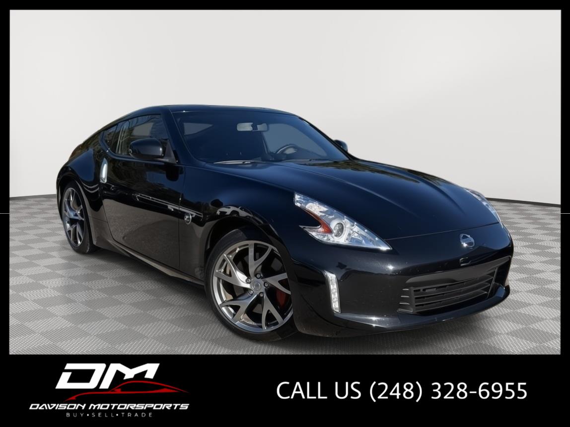 Gray (Magnetic Black) 2017 Nissan 370Z Coupe Rear-Wheel Drive Manual